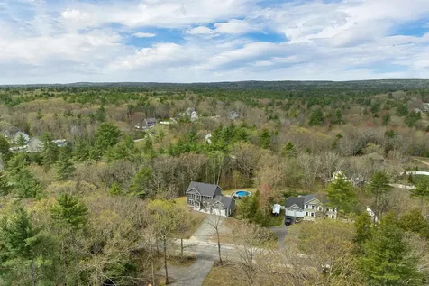 17 Blueberry Hill Road Raymond NH 03077