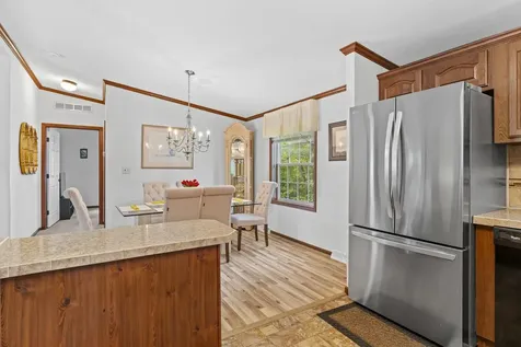 16 Eric Avenue Nashua NH 03062