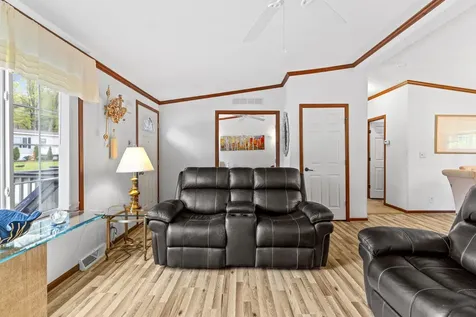 16 Eric Avenue Nashua NH 03062