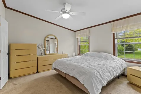 16 Eric Avenue Nashua NH 03062