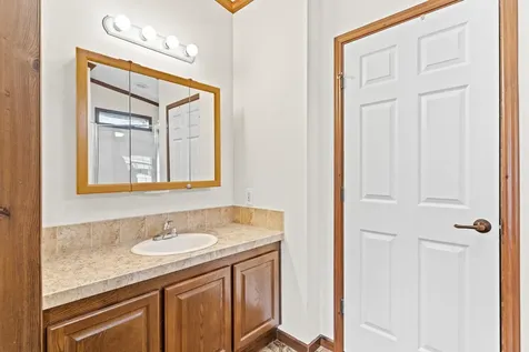 16 Eric Avenue Nashua NH 03062