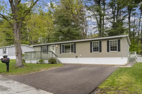16 Eric Avenue Nashua NH 03062