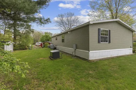 16 Eric Avenue Nashua NH 03062