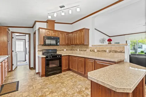 16 Eric Avenue Nashua NH 03062