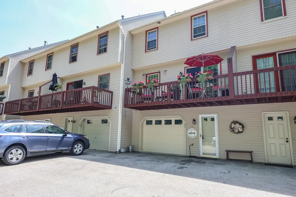 31 Stanstead Place Nashua NH 03063
