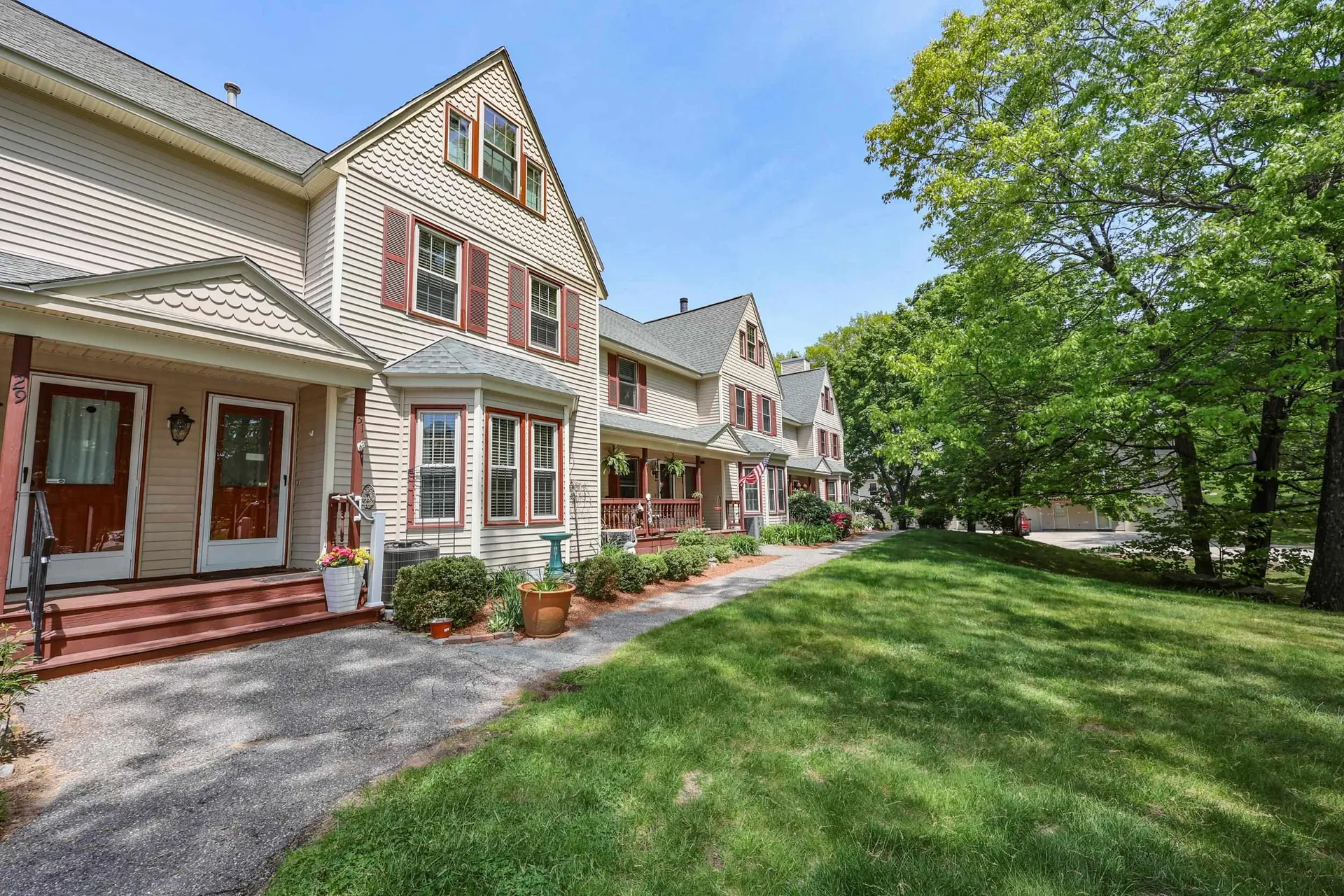 31 Stanstead Place Nashua NH 03063