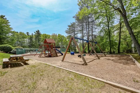 31 Stanstead Place Nashua NH 03063