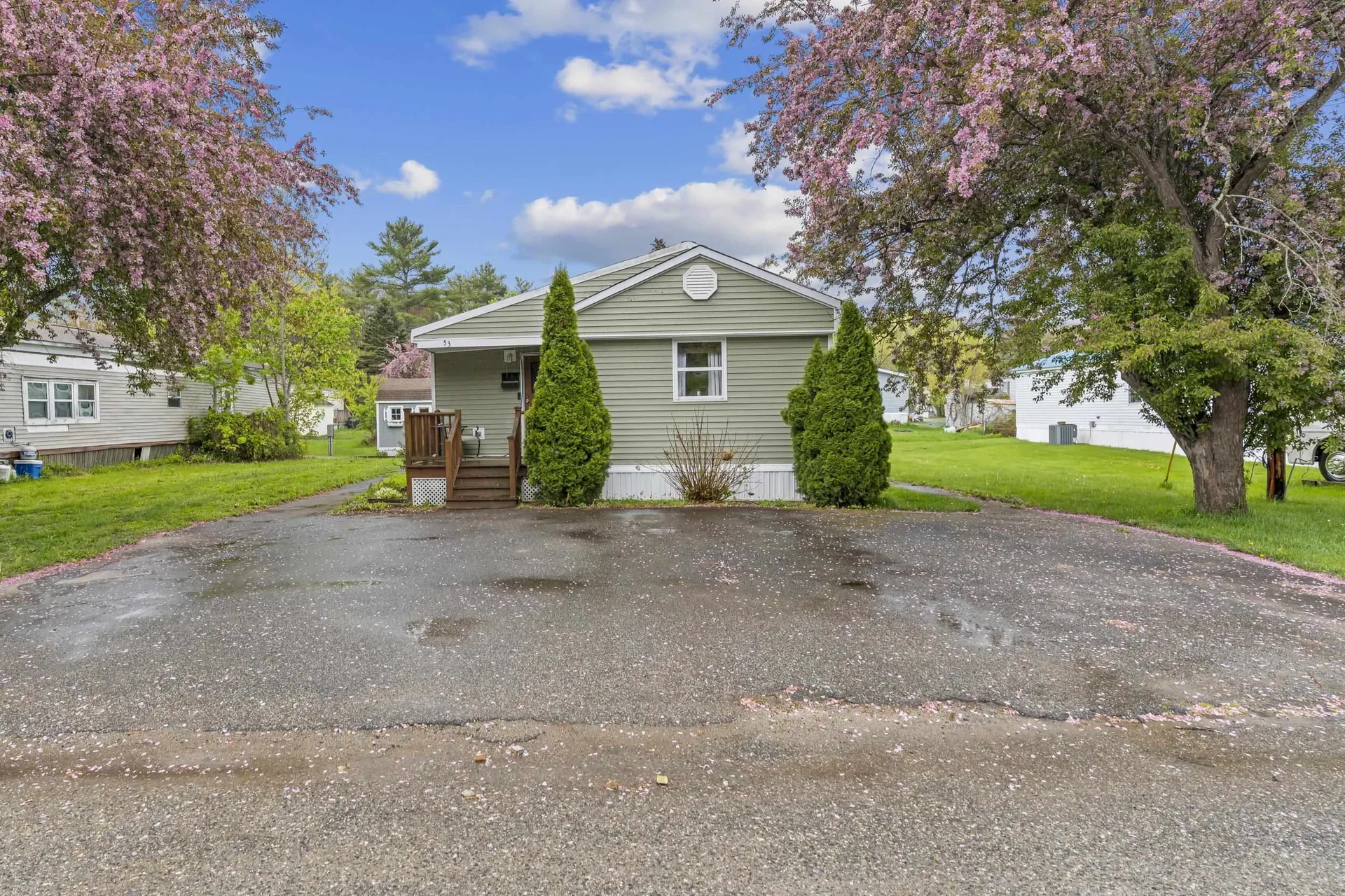53 Hilton Avenue Exeter NH 03833-4131