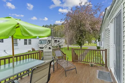 53 Hilton Avenue Exeter NH 03833-4131