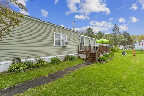 53 Hilton Avenue Exeter NH 03833-4131