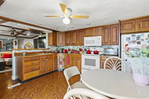 53 Hilton Avenue Exeter NH 03833-4131