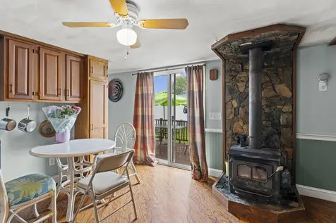 53 Hilton Avenue Exeter NH 03833-4131