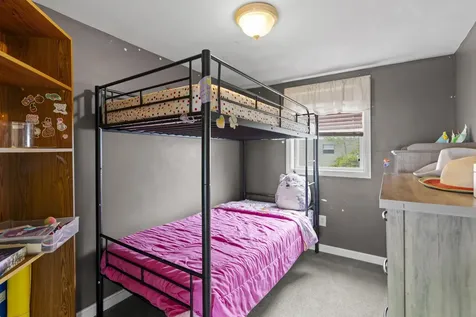 53 Hilton Avenue Exeter NH 03833-4131
