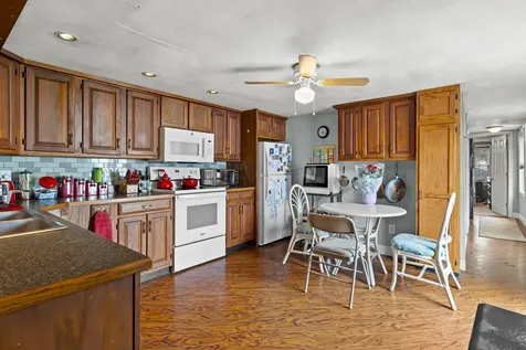 53 Hilton Avenue Exeter NH 03833-4131