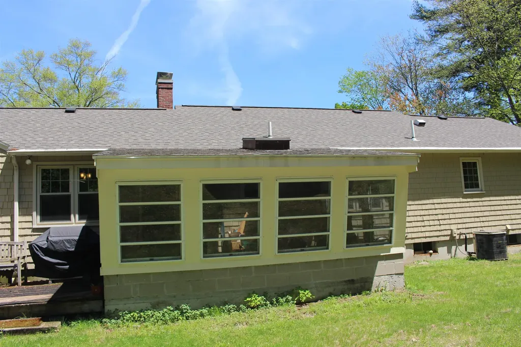 20 Exeter Road Hampton Falls NH 03844