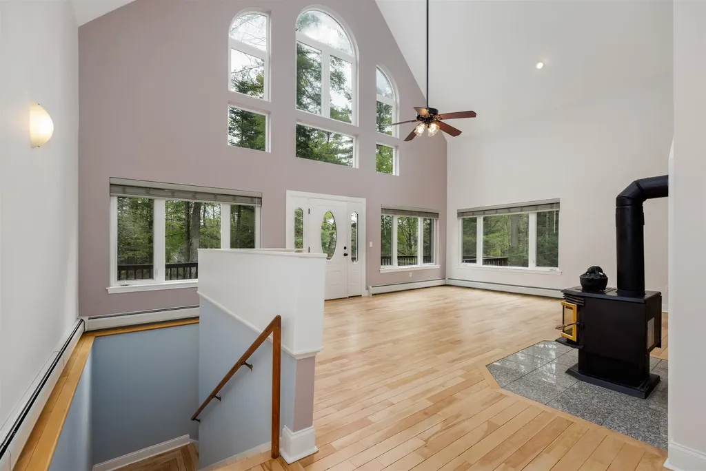34 Shorewood Estates Road Unity NH 03773