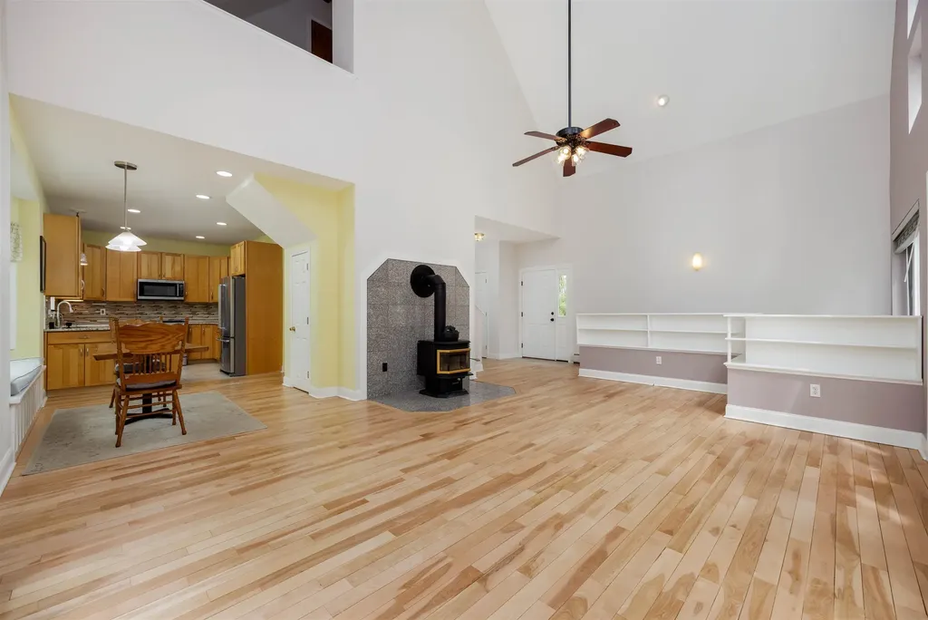 34 Shorewood Estates Road Unity NH 03773