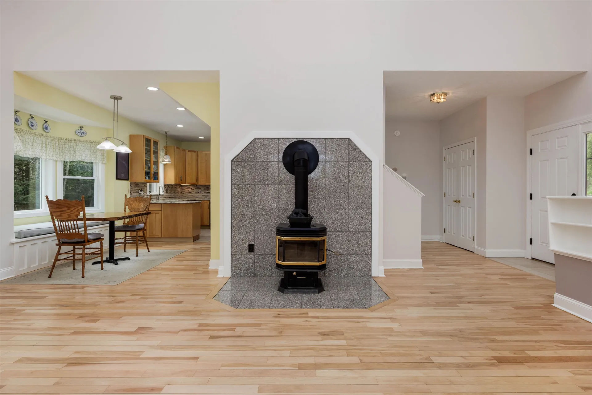 34 Shorewood Estates Road Unity NH 03773