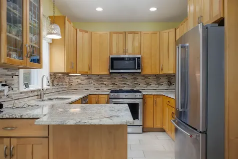 34 Shorewood Estates Road Unity NH 03773