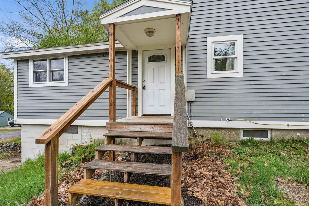 15 Eaton Avenue Bennington NH 03442