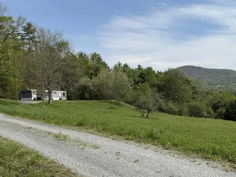 17-20 Orfordville Road Orford NH 03777