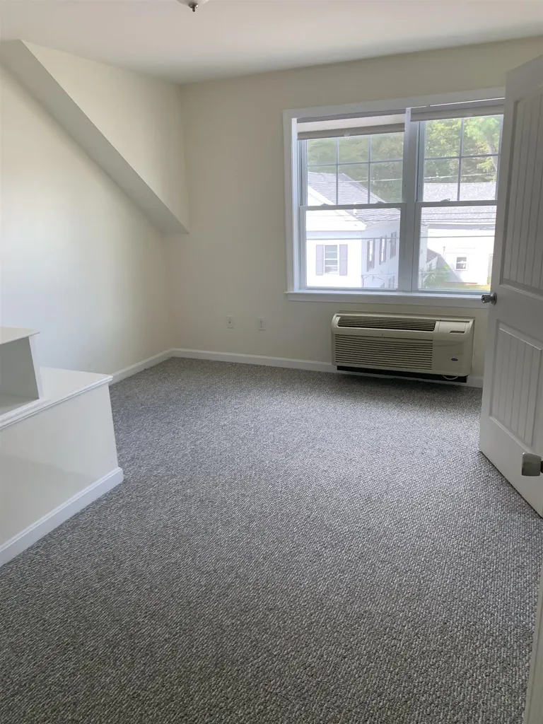 5 Spring Street Newmarket NH 03857