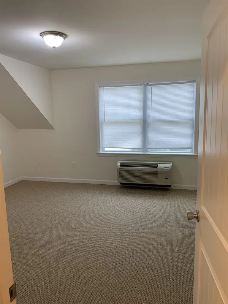 5 Spring Street Newmarket NH 03857