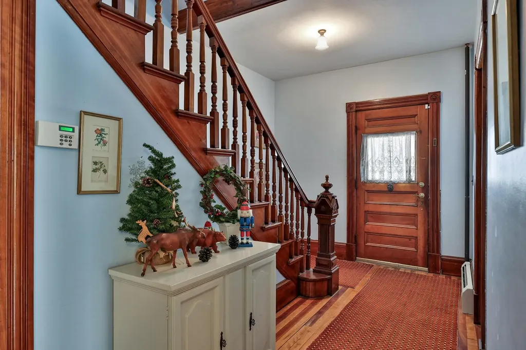 49 Pleasant Street Ludlow VT 05149