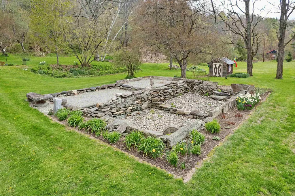 1099 Lilliesvillle Brook Road Bethel VT 05032