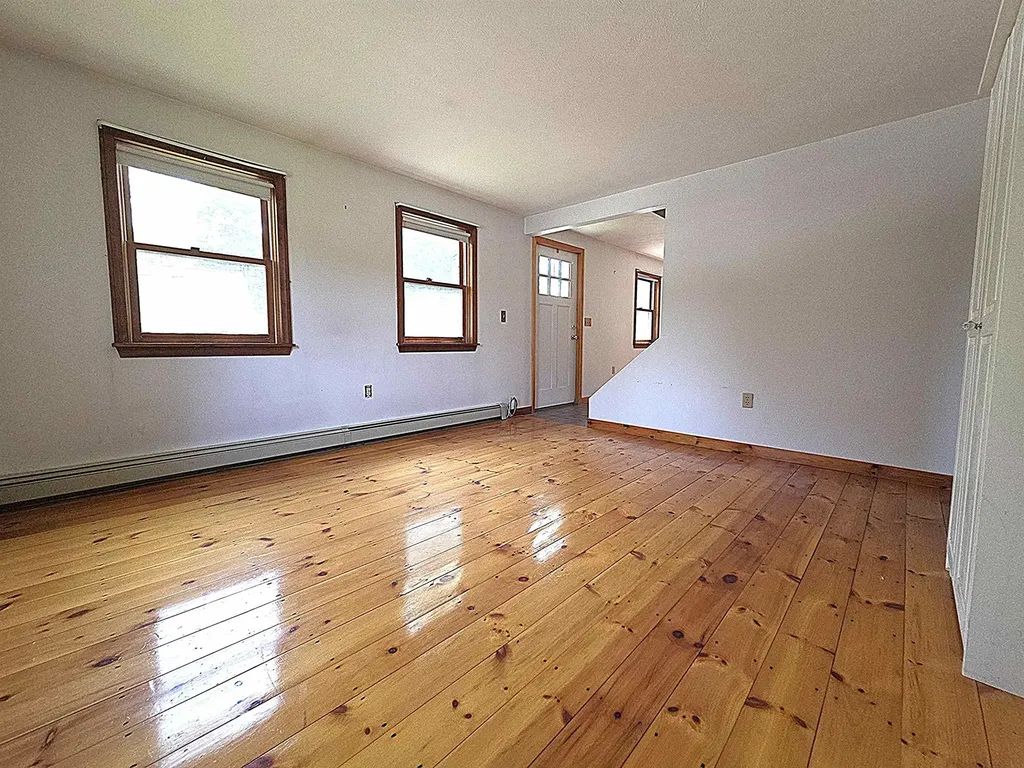 71 Myrtle Street Hillsborough NH 03244