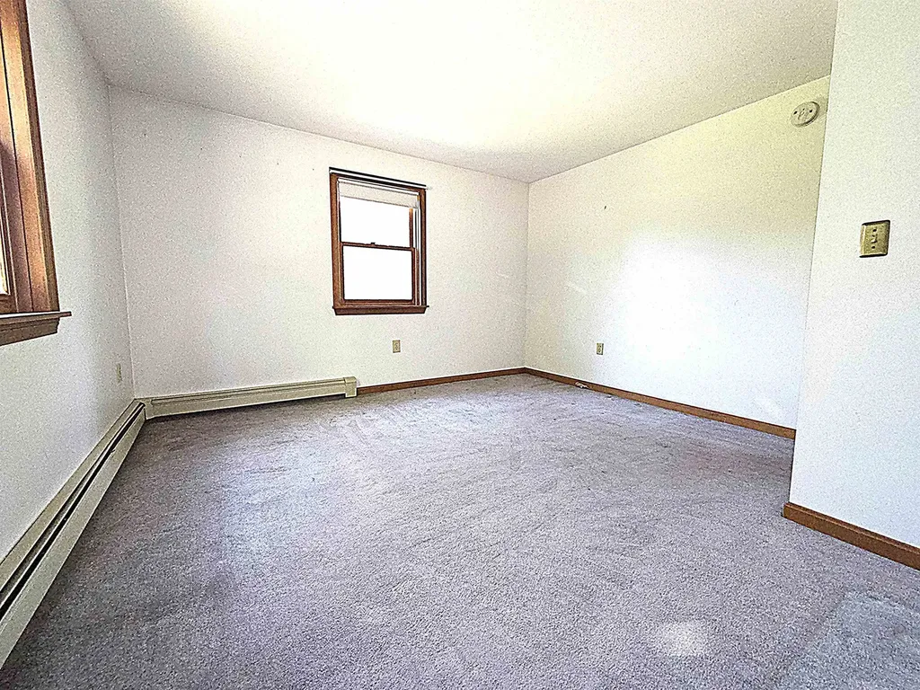 71 Myrtle Street Hillsborough NH 03244