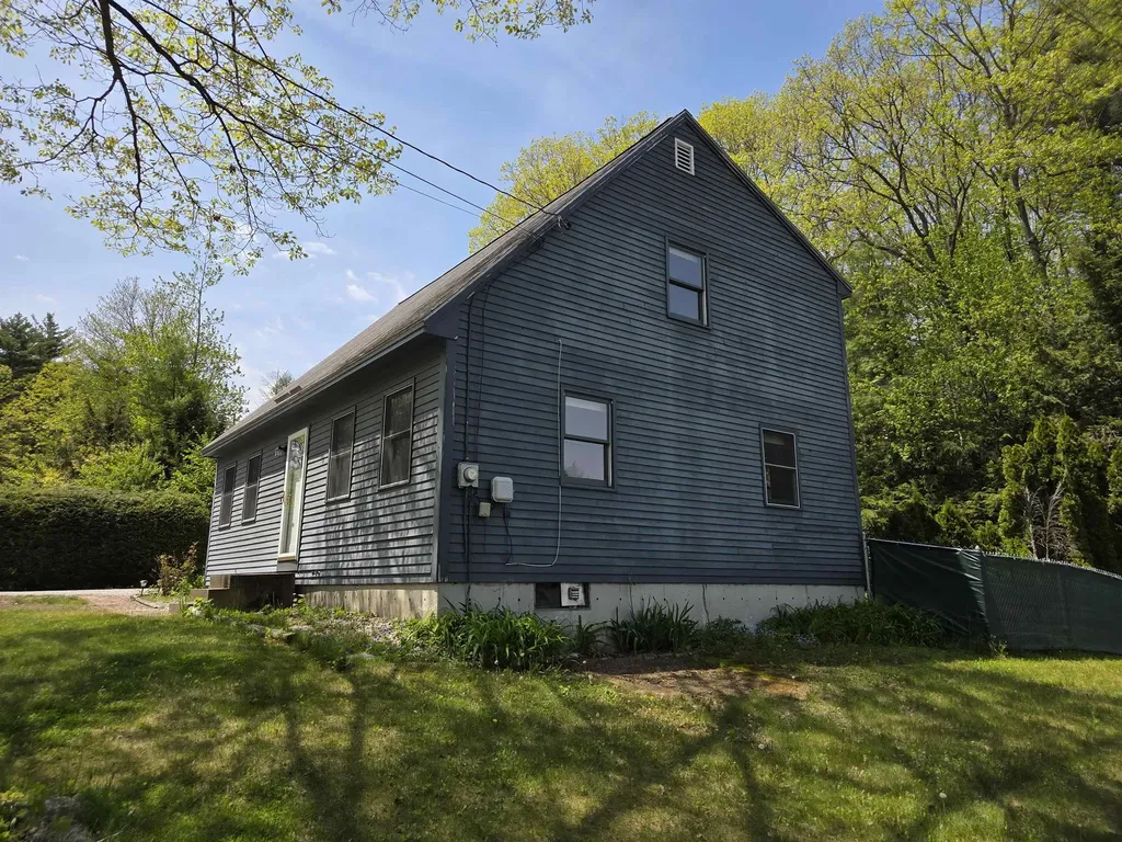 71 Myrtle Street Hillsborough NH 03244
