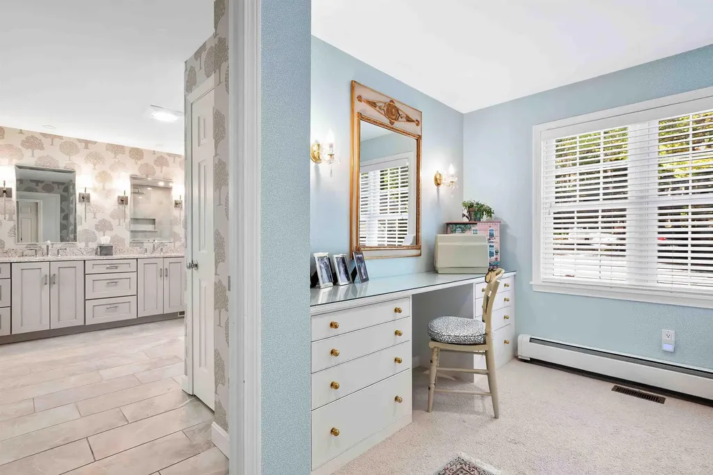 986 Lakeshore Drive New London NH 03257