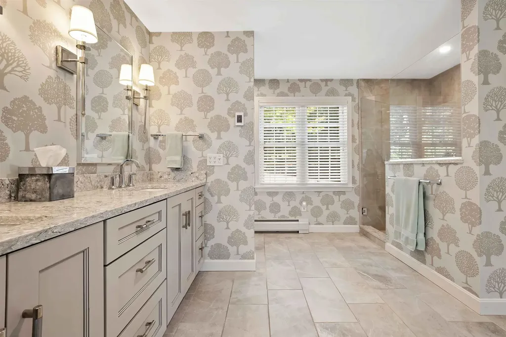 986 Lakeshore Drive New London NH 03257
