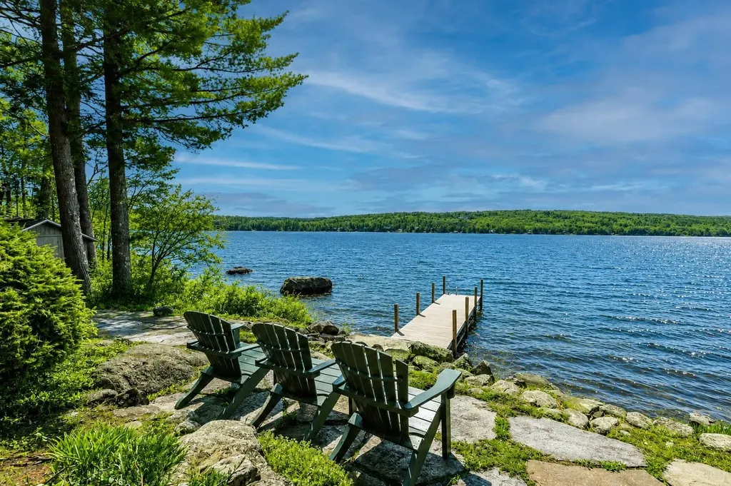 986 Lakeshore Drive New London NH 03257