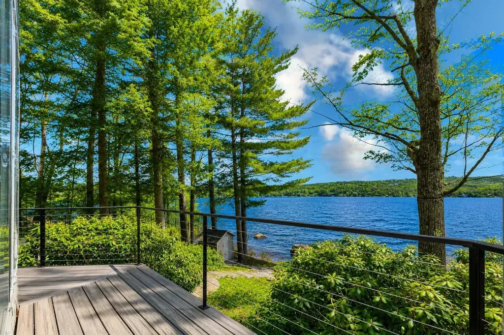 986 Lakeshore Drive New London NH 03257