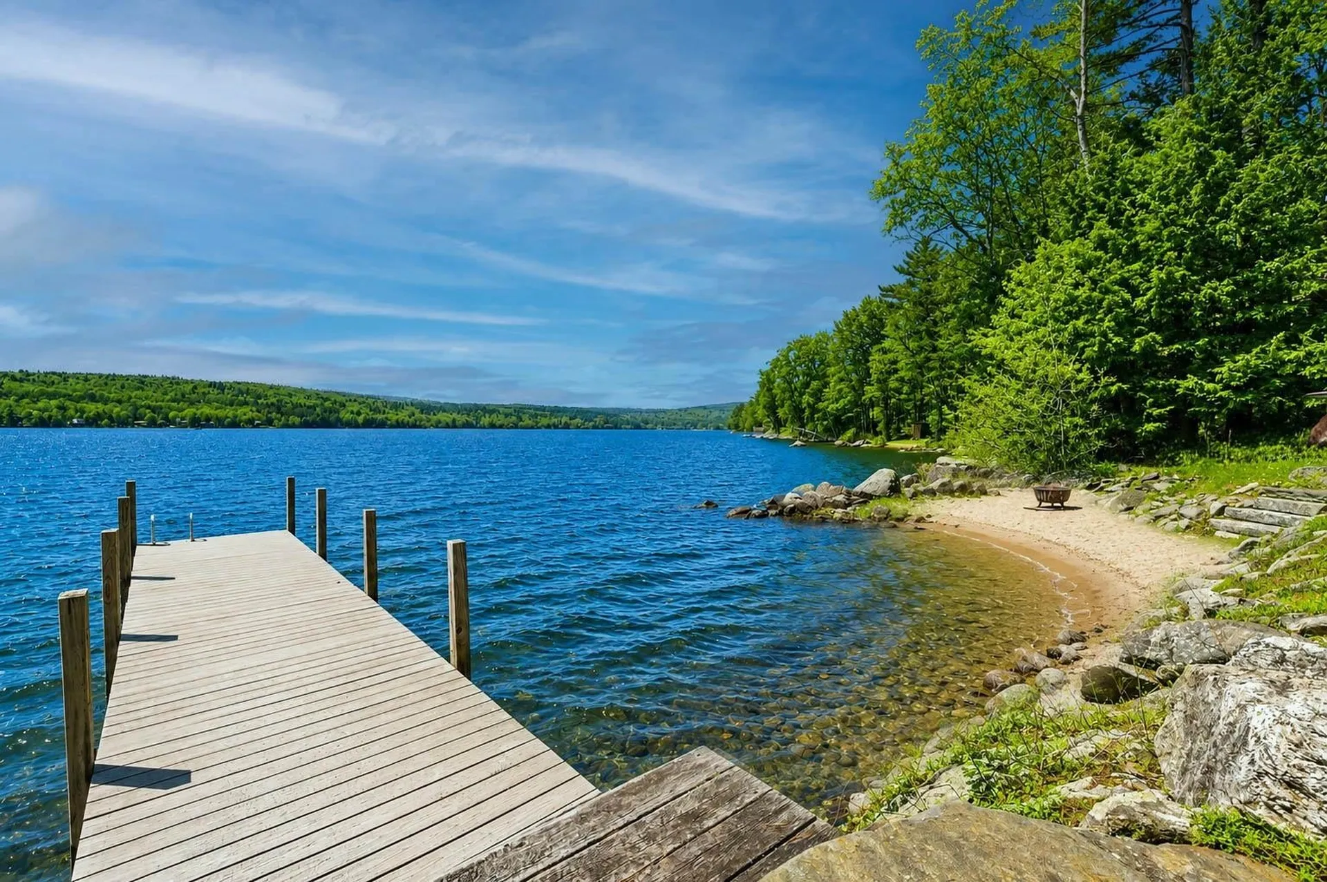 986 Lakeshore Drive New London NH 03257