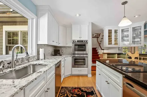 986 Lakeshore Drive New London NH 03257