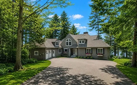 986 Lakeshore Drive New London NH 03257