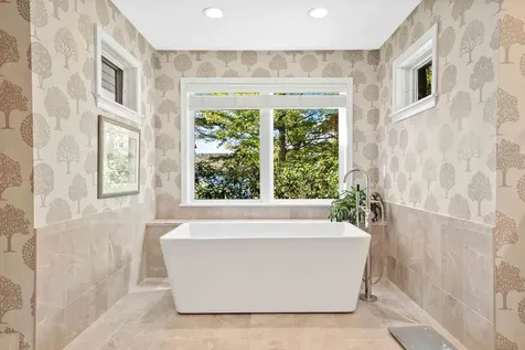 986 Lakeshore Drive New London NH 03257