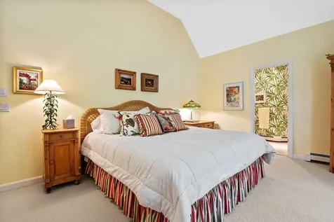 986 Lakeshore Drive New London NH 03257