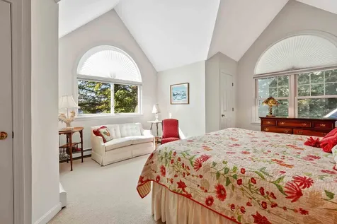 986 Lakeshore Drive New London NH 03257