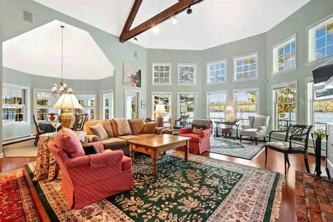 986 Lakeshore Drive New London NH 03257