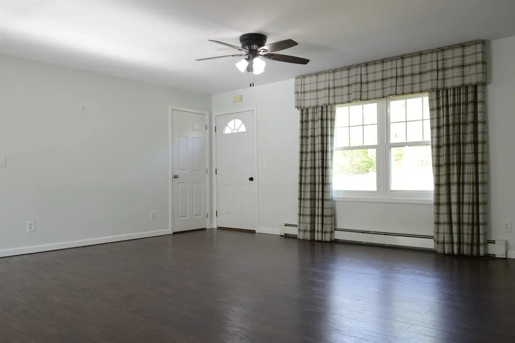 30 Acorn Drive Winchester NH 03470