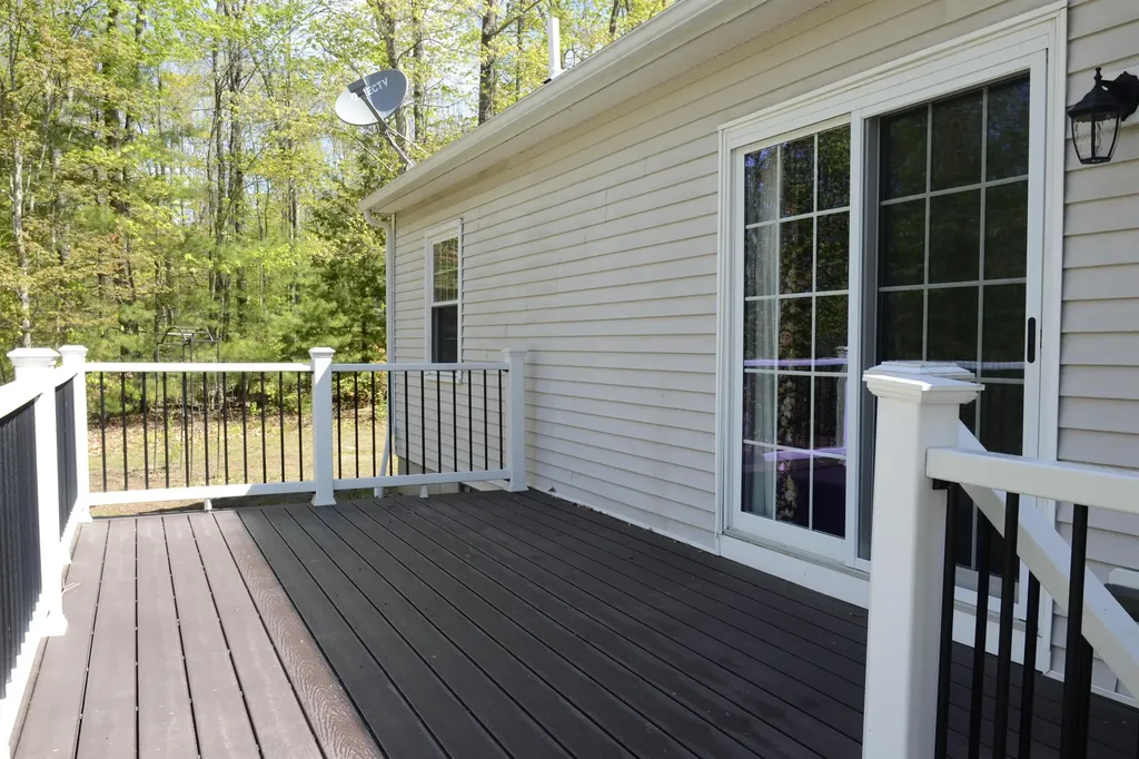 30 Acorn Drive Winchester NH 03470