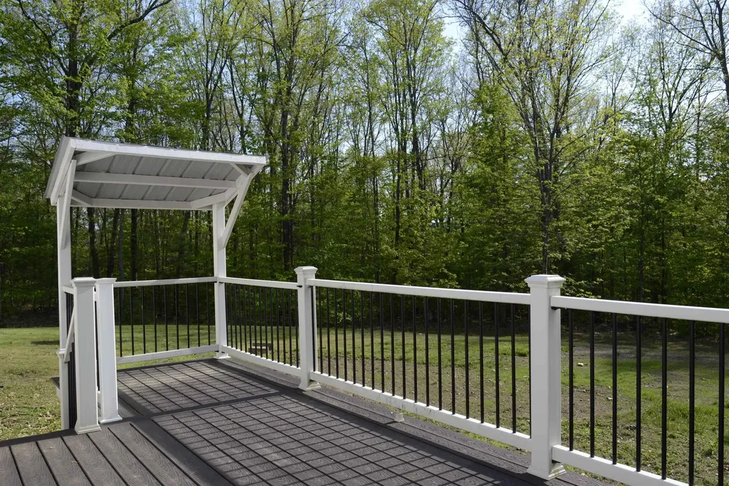 30 Acorn Drive Winchester NH 03470