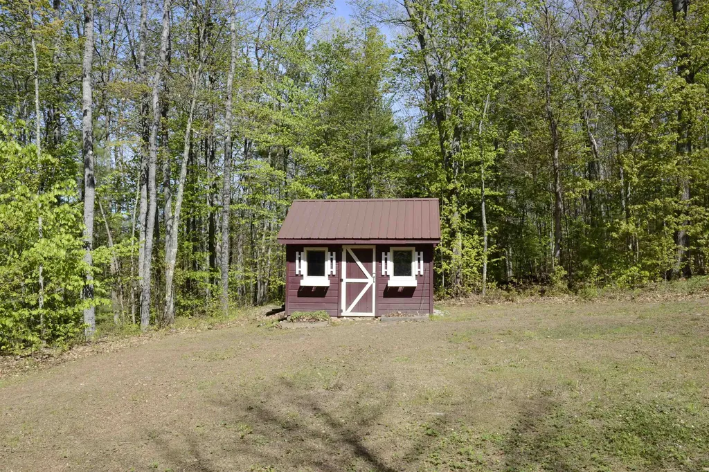 30 Acorn Drive Winchester NH 03470
