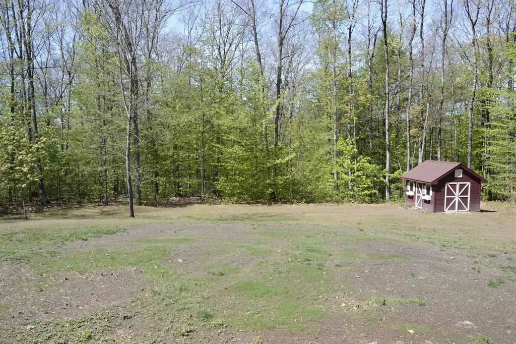 30 Acorn Drive Winchester NH 03470