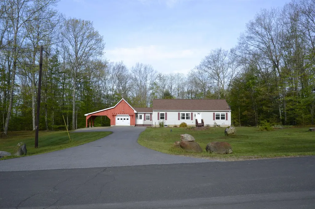 30 Acorn Drive Winchester NH 03470