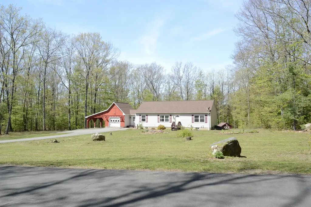 30 Acorn Drive Winchester NH 03470